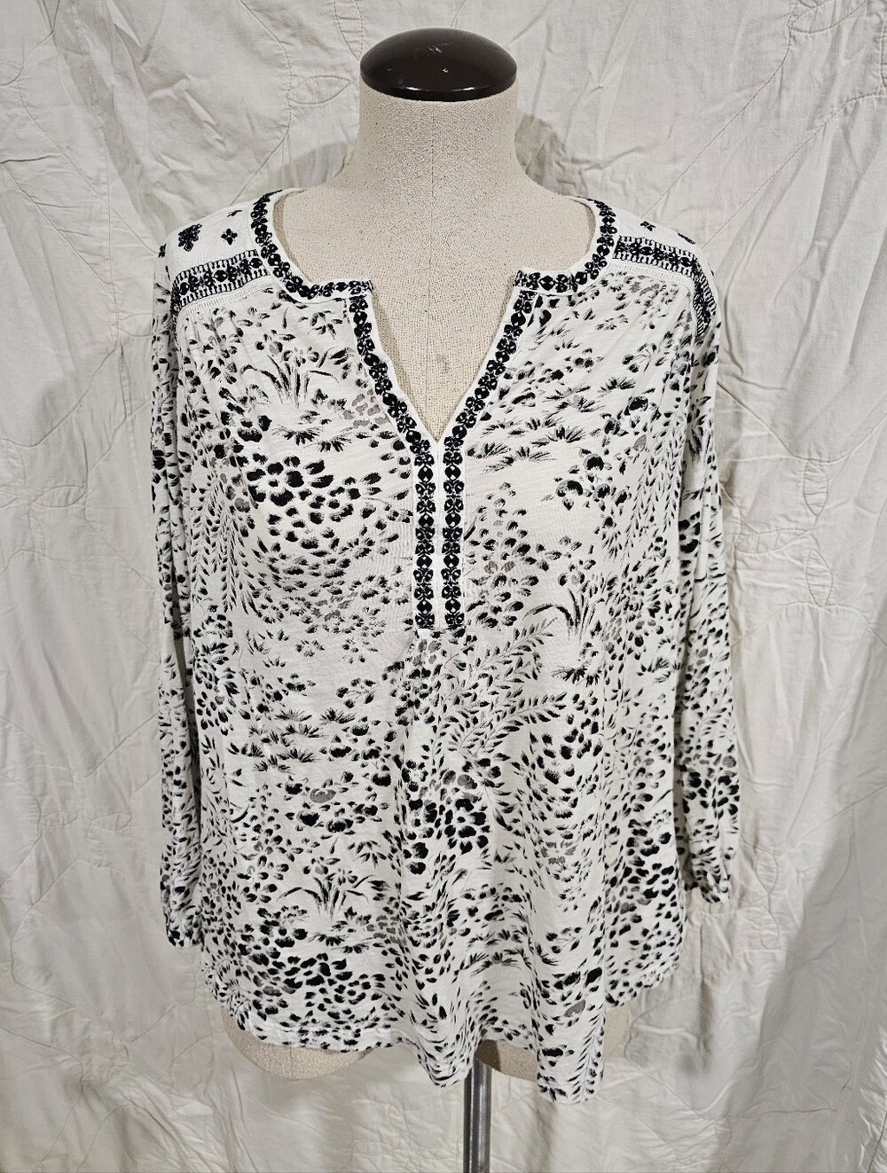 Lucky Brand Black & White Floral/ Tribal Print Peasant Tunic - 1X